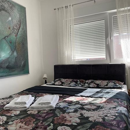 Sunny Apartment วรชาซ ภายนอก รูปภาพ