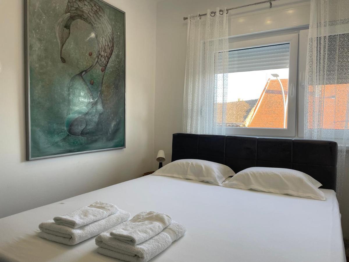 Sunny Apartment วรชาซ ภายนอก รูปภาพ