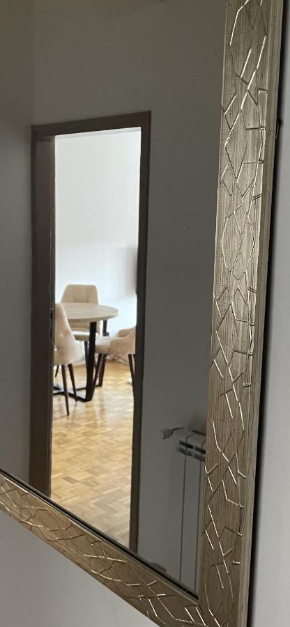 Sunny Apartment วรชาซ ภายนอก รูปภาพ