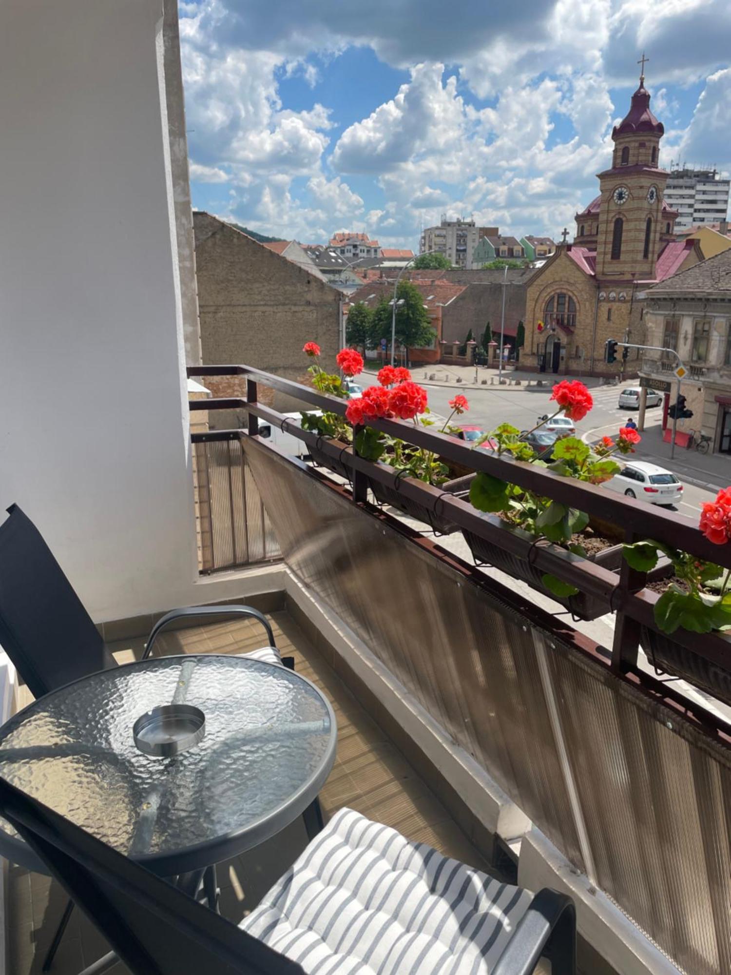 Sunny Apartment วรชาซ ภายนอก รูปภาพ